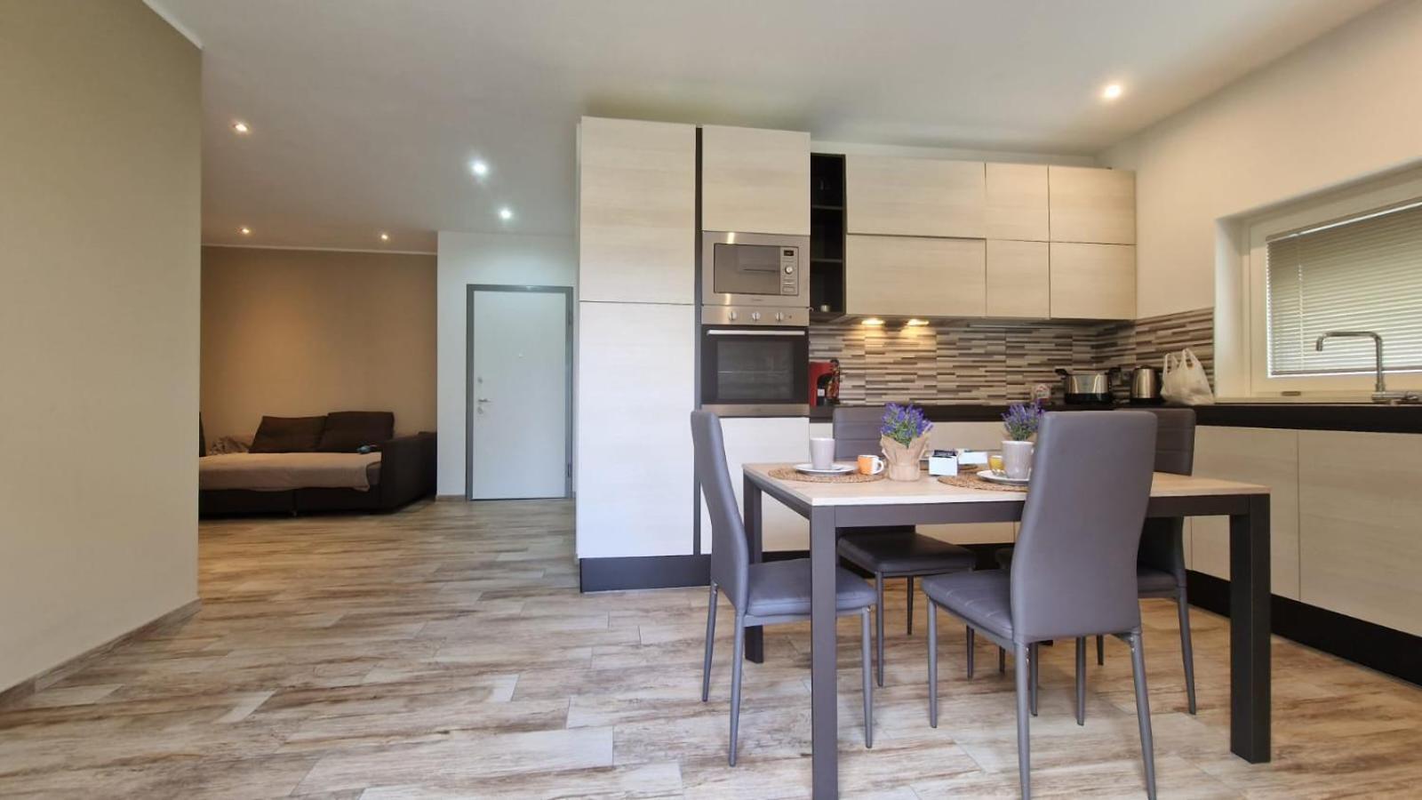 Casa Lina Tirano Apartment Bagian luar foto