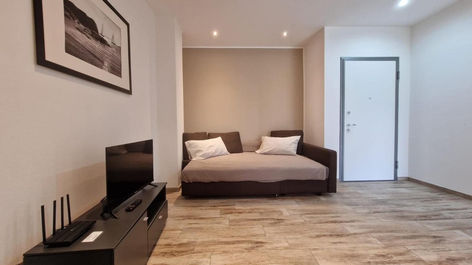 Casa Lina Tirano Apartment Bagian luar foto