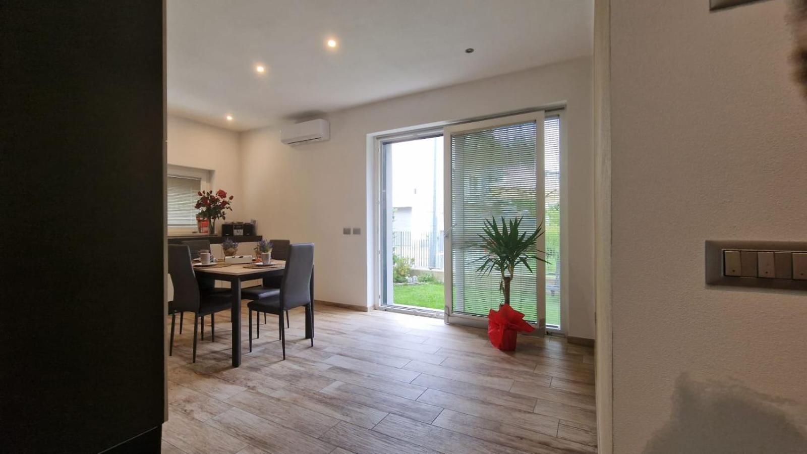 Casa Lina Tirano Apartment Bagian luar foto