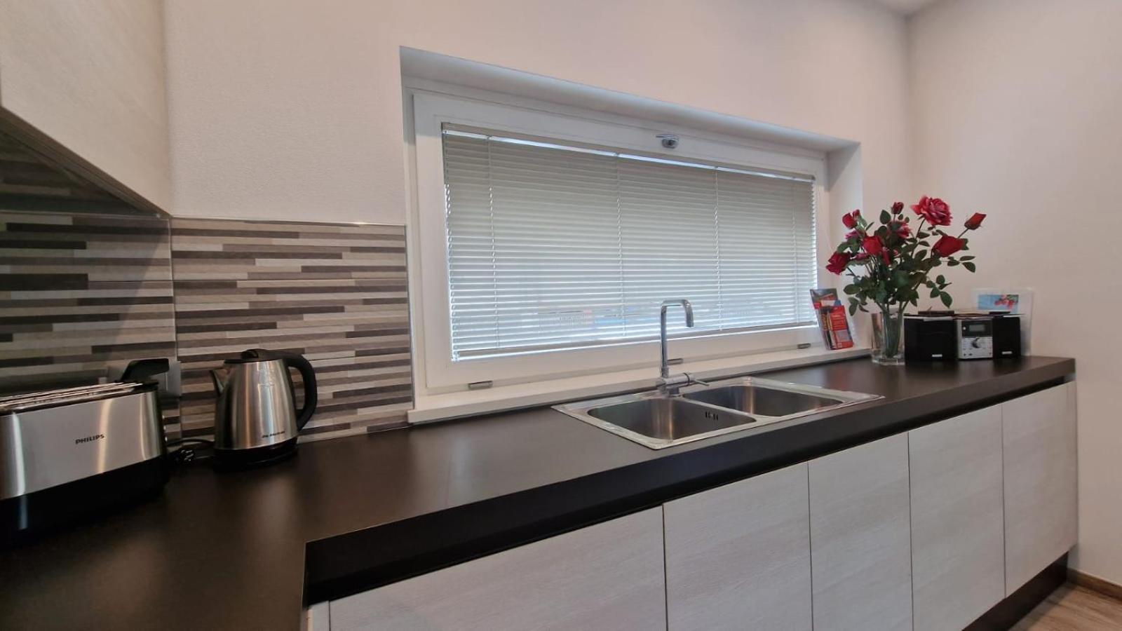 Casa Lina Tirano Apartment Bagian luar foto
